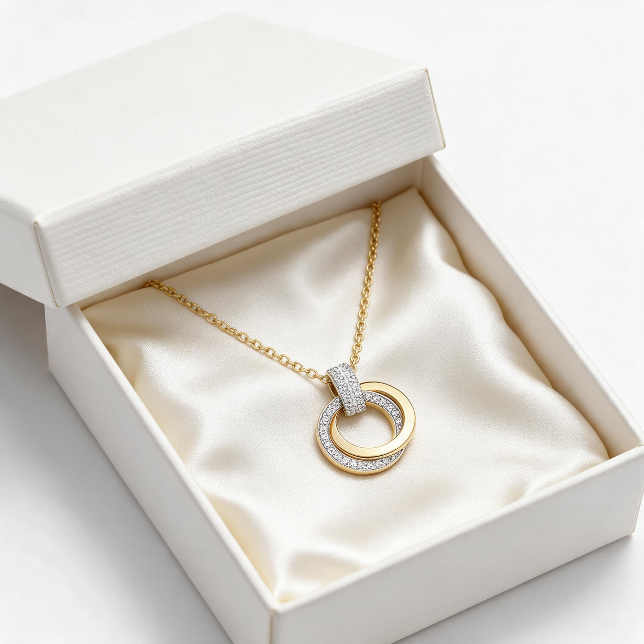 Jewellista สร้อยคอพร้อมจี้ Dianaเงินแท้ ประดับพลอย CZ - กล่องของขวัญ